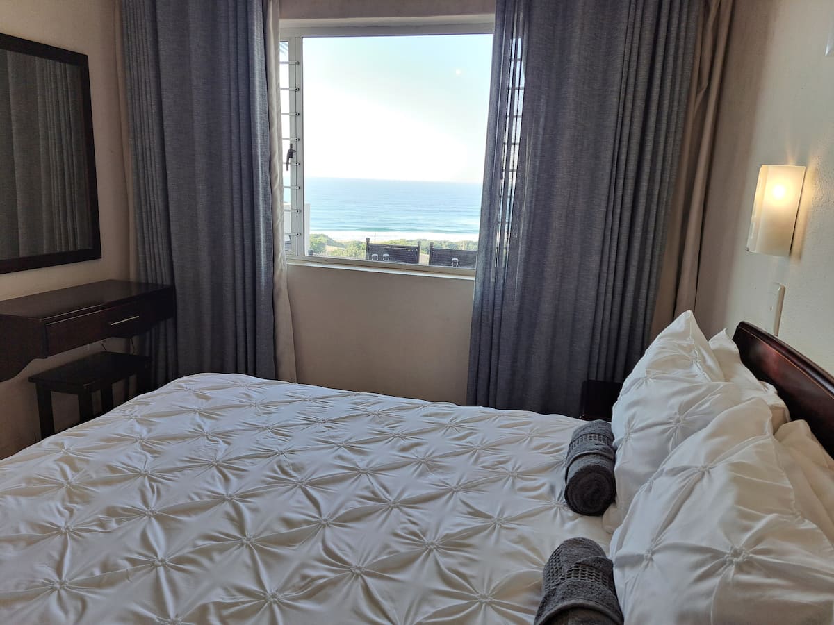 Escape to Illovo Beach! NO 7 - Image 11