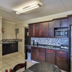 Escape to Illovo Beach! NO 16