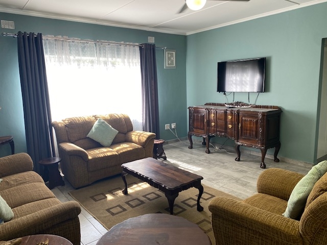 5 bedroom home Leisure Bay