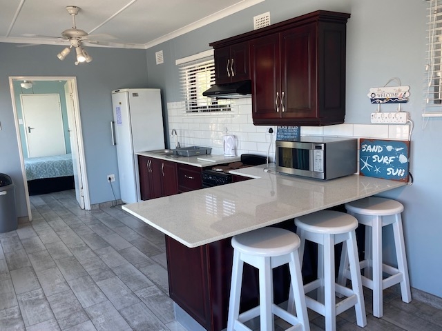 5 bedroom home Leisure Bay - Image 16